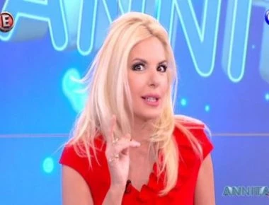 Αφοπλιστική η Αννίτα Πάνια στην εκπομπή της: «Έχω κλέψει από ξενοδοχείο…»! (βίντεο)